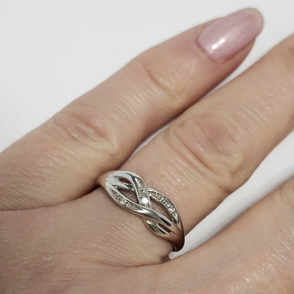 10K Gold Diamond Wave Band Ring 7 - Picture 10 of 10